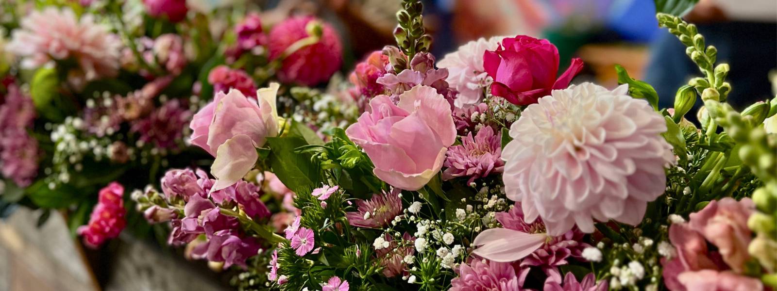 Floristeria store near me