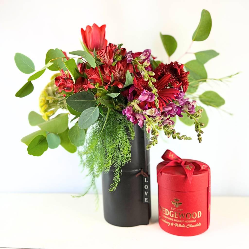 Urban Elegance Flower Arrangement - Fabulous Flowers